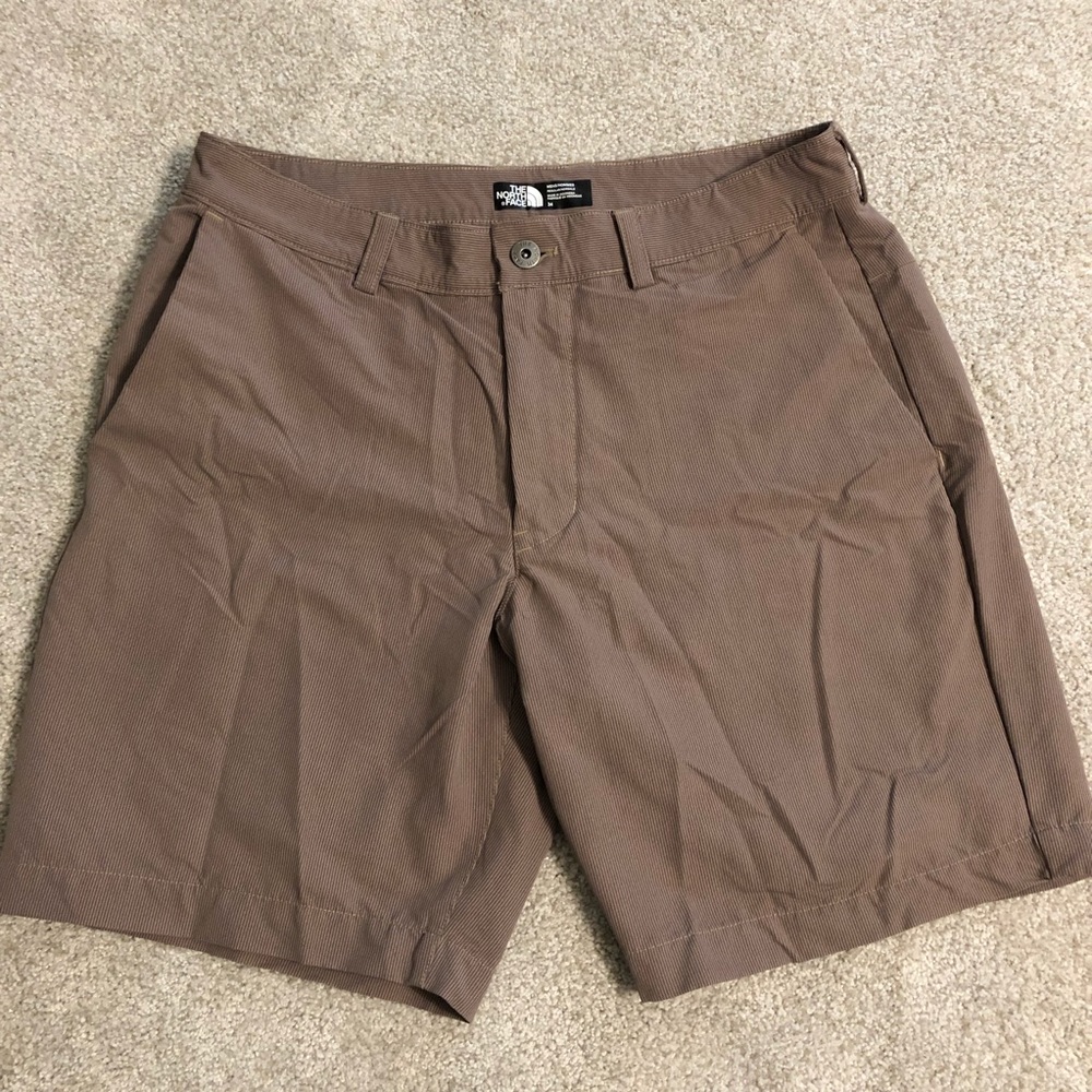 Men’s North Face Shorts...LIKE NEW...Size 34”